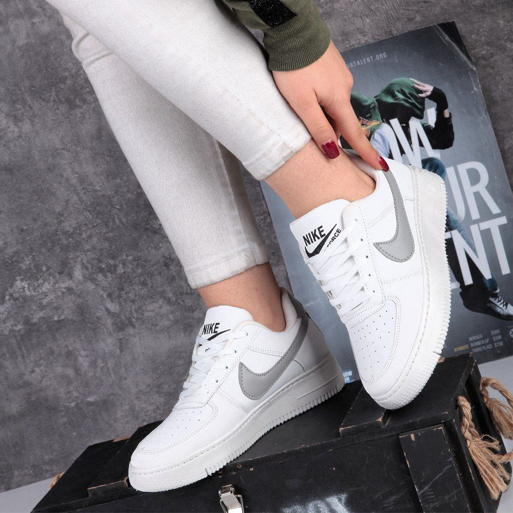 کفش اسپرت سفید نایک ایر فورس Nike AIR Force طرح طوسی